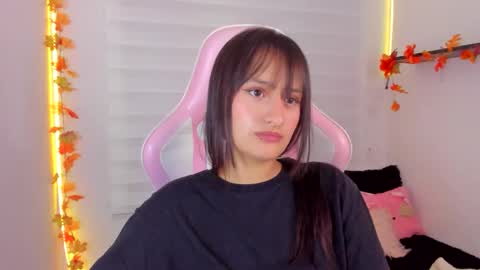 Sarah Ramirez online show from November 13, 2025, 2:54 am