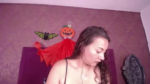 sarah_skys online show from October 18, 2025, 4:15 am