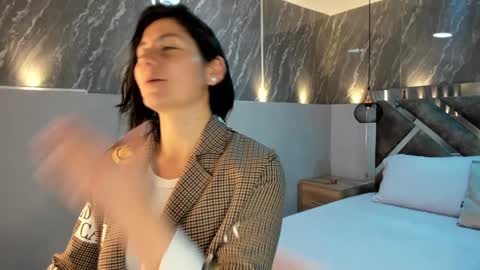 Sarah Deyvis online show from December 26, 2024, 1:54 pm