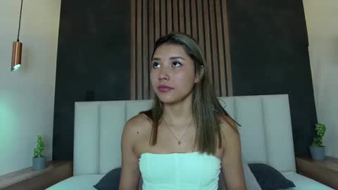 Snapshot of sarahevans__ chatting on February 24, 2025, 7:41 pm Sarah Evans online show from February 24, 2025, 7:41 pm