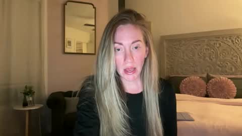 Sarah online show from May 10, 2026, 3:44 am
