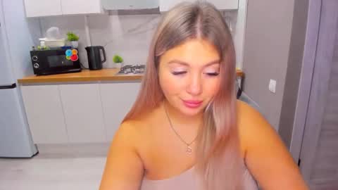 Sarah online show from October 29, 2025, 2:19 pm