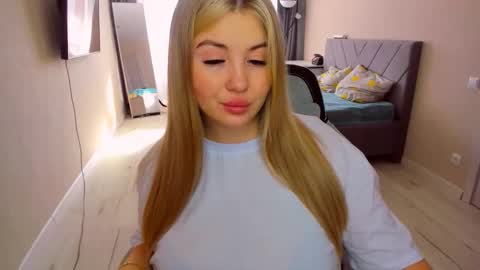 Sarah online show from March 23, 2026, 11:36 am