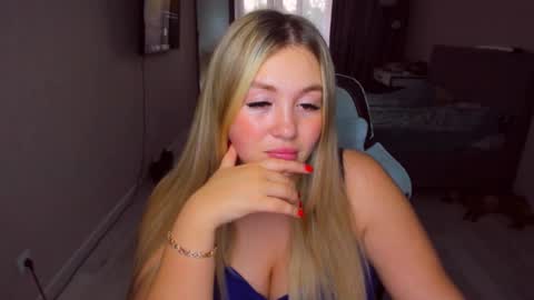 Snapshot of sarahmils chatting on June 26, 2026, 4:44 pm Sarah online show from June 26, 2026, 4:44 pm