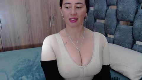 Lia online show from February 25, 2025, 7:47 pm