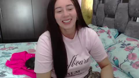 Snapshot of sarahott_1 chatting on July 8, 2026, 3:27 pm Lia online show from July 8, 2026, 3:27 pm