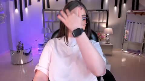 Sarah Rhodes online show from April 17, 2026, 12:41 pm