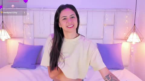 Snapshot of sarahsophia_ chatting on January 16, 2025, 11:37 am SARAH online show from January 16, 2025, 11:37 am