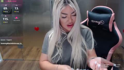 Snapshot of sarahstone_ chatting on November 20, 2025, 8:14 am Sarah online show from November 20, 2025, 8:14 am