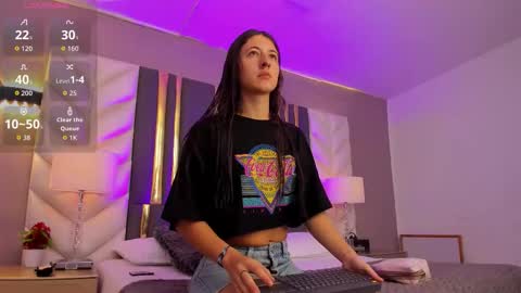 Sara Jonnes online show from October 19, 2025, 1:01 pm