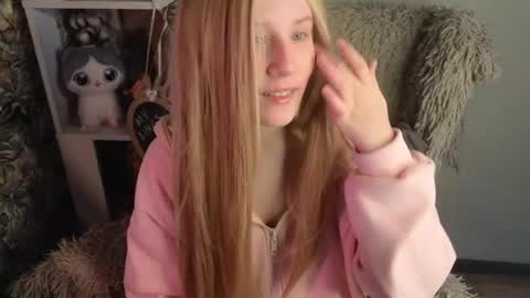 Snapshot of sarakaell chatting on May 13, 2026, 1:58 am Sara online show from May 13, 2026, 1:58 am