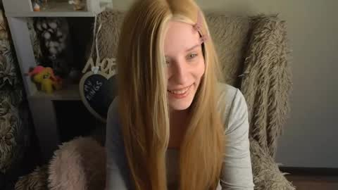 Snapshot of sarakaell chatting on May 26, 2026, 1:56 am Sara online show from May 26, 2026, 1:56 am