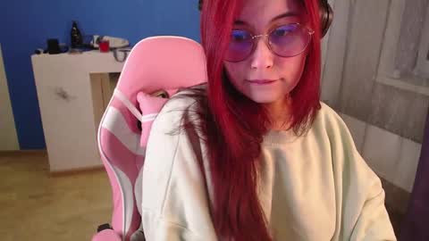 Snapshot of sarakinski chatting on April 20, 2026, 2:20 pm Sara online show from April 20, 2026, 2:20 pm