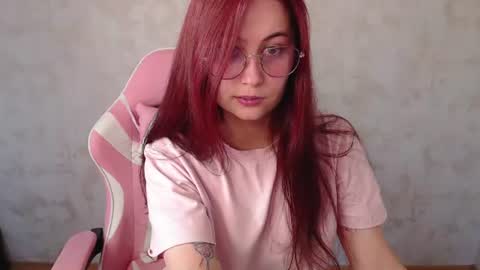 Snapshot of sarakinski chatting on June 20, 2026, 12:08 pm Sara online show from June 20, 2026, 12:08 pm