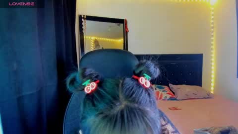 Sara  online show from April 17, 2026, 8:17 am