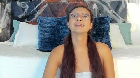 Sara online show from October 25, 2025, 9:31 pm