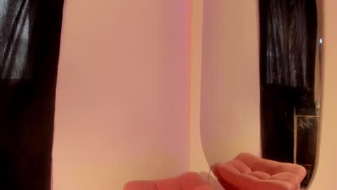 Snapshot of saratorresxx chatting on March 10, 2025, 5:39 pm Sara online show from March 10, 2025, 5:39 pm