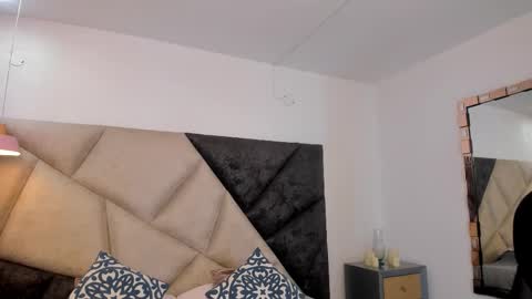      online show from October 25, 2025, 1:02 am