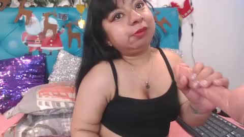 Sara Wills online show from December 17, 2024, 2:33 pm