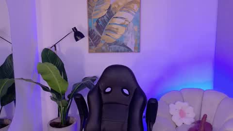 Snapshot of sarawinstone_ chatting on November 29, 2025, 10:51 am Sara Winstone online show from November 29, 2025, 10:51 am