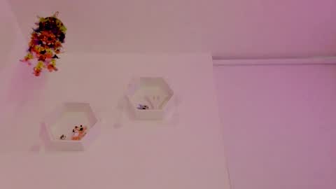 Saray  online show from September 24, 2025, 11:19 pm