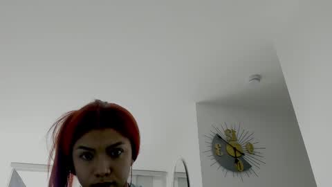 Saray  online show from October 20, 2025, 8:20 pm