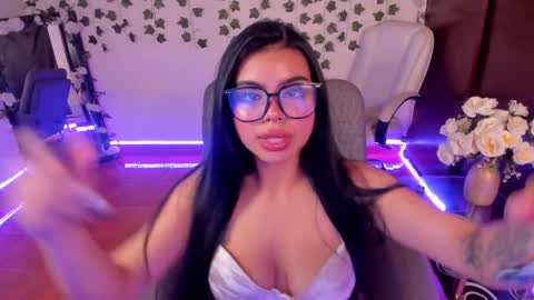 Snapshot of saray__jones chatting on January 8, 2025, 3:39 pm saray__jones online show from January 8, 2025, 3:39 pm
