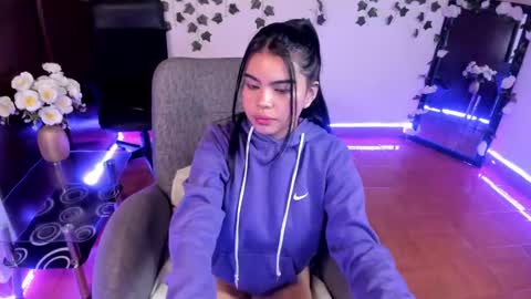 Snapshot of saray__jones chatting on January 20, 2025, 1:11 pm saray__jones online show from January 20, 2025, 1:11 pm