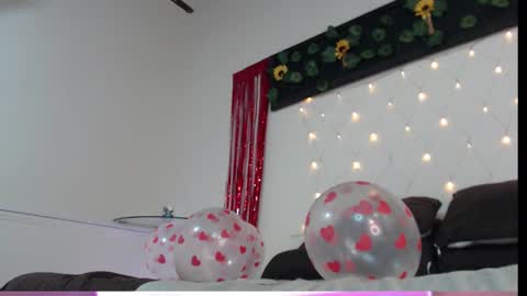 Snapshot of saray__jones chatting on February 15, 2025, 2:11 pm saray__jones online show from February 15, 2025, 2:11 pm