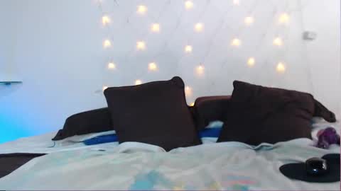 Snapshot of saray__jones chatting on February 18, 2025, 2:27 pm saray__jones online show from February 18, 2025, 2:27 pm