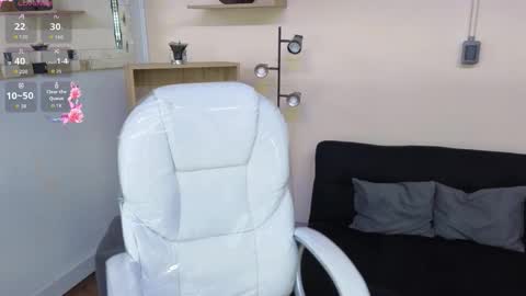  Saray  Say hi in the chat online show from November 3, 2025, 12:06 pm