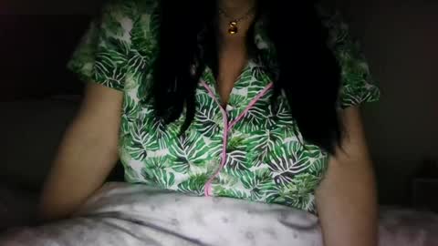 Snapshot of saretta46 chatting on April 21, 2026, 12:12 am Sara online show from April 21, 2026, 12:12 am