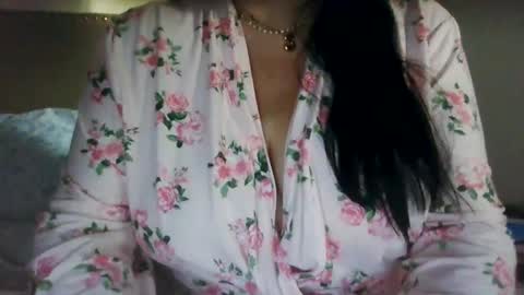 Snapshot of saretta46 chatting on April 27, 2026, 11:25 pm Sara online show from April 27, 2026, 11:25 pm