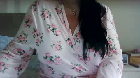 Snapshot of saretta46 chatting on May 6, 2026, 9:31 pm Sara online show from May 6, 2026, 9:31 pm