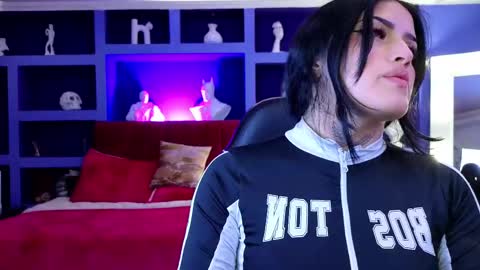 Sari  online show from September 25, 2025, 9:07 pm