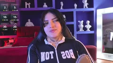 Sari  online show from October 20, 2025, 8:42 pm