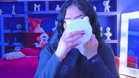 Sari  online show from October 30, 2025, 9:26 pm