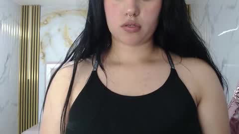 Sara  online show from February 16, 2026, 8:05 pm