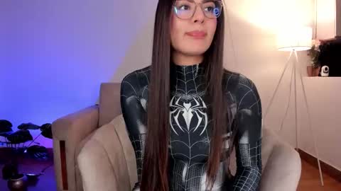 Snapshot of sarita_3 chatting on September 18, 2025, 12:01 am Sarita Lozano online show from September 18, 2025, 12:01 am