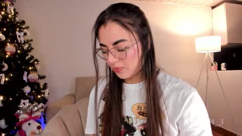 Snapshot of sarita_3 chatting on November 28, 2025, 9:50 pm Sarita Lozano online show from November 28, 2025, 9:50 pm