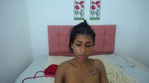 sarita_hot77 online show from December 28, 2024, 2:43 am