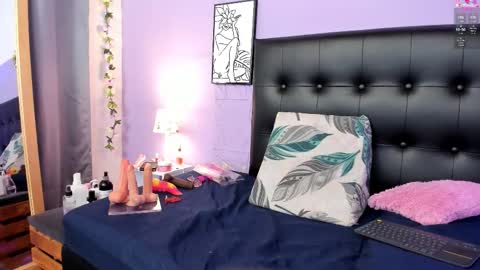 Snapshot of saritalove_ chatting on November 11, 2025, 1:38 am Sara online show from November 11, 2025, 1:38 am