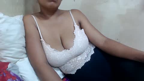 Snapshot of saronette chatting on December 21, 2024, 11:55 am saronette online show from December 21, 2024, 11:55 am