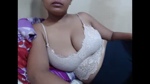 Snapshot of saronette chatting on January 14, 2025, 7:17 am saronette online show from January 14, 2025, 7:17 am