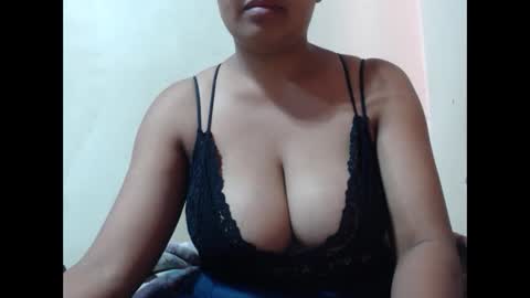 Snapshot of saronette chatting on October 2, 2025, 6:31 am saronette online show from October 2, 2025, 6:31 am