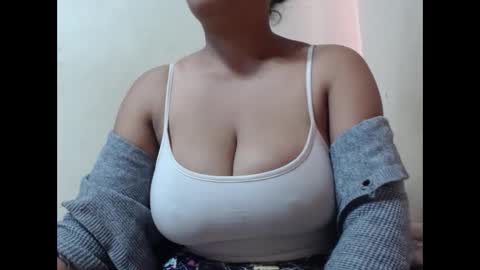 Snapshot of saronette chatting on October 13, 2025, 5:51 am saronette online show from October 13, 2025, 5:51 am