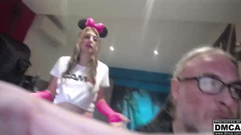 Giselle and Jay online show from November 8, 2025, 9:42 am