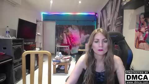 Giselle and Jay online show from November 25, 2025, 10:26 am