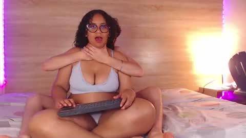 Sasha Y Felipe online show from June 30, 2026, 4:02 am