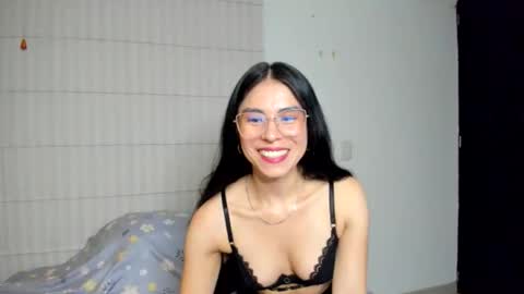 sasha_jonne online show from September 15, 2025, 4:23 am